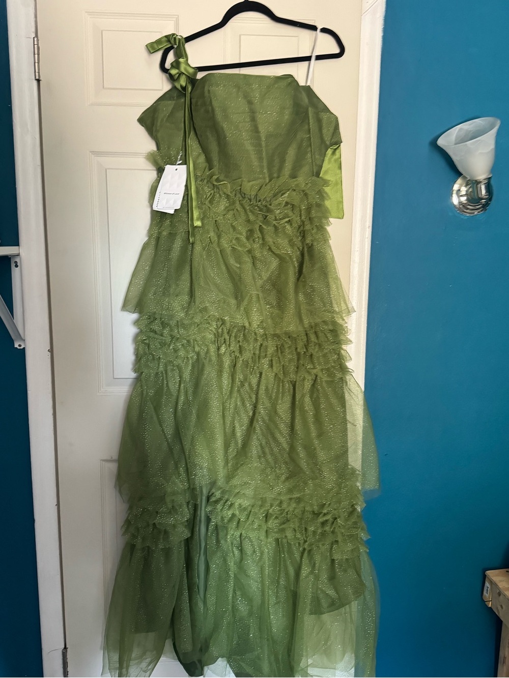 witness of love
new Strapless Satin Green Prom Dress with Lace-Up Back
